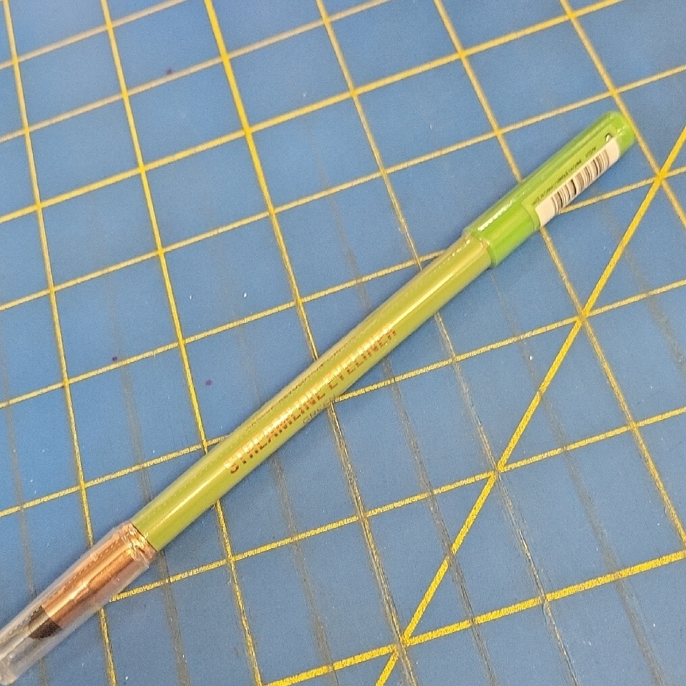 Revolution Streamline Eyelinee Green 1.3g New Sealed Pencil